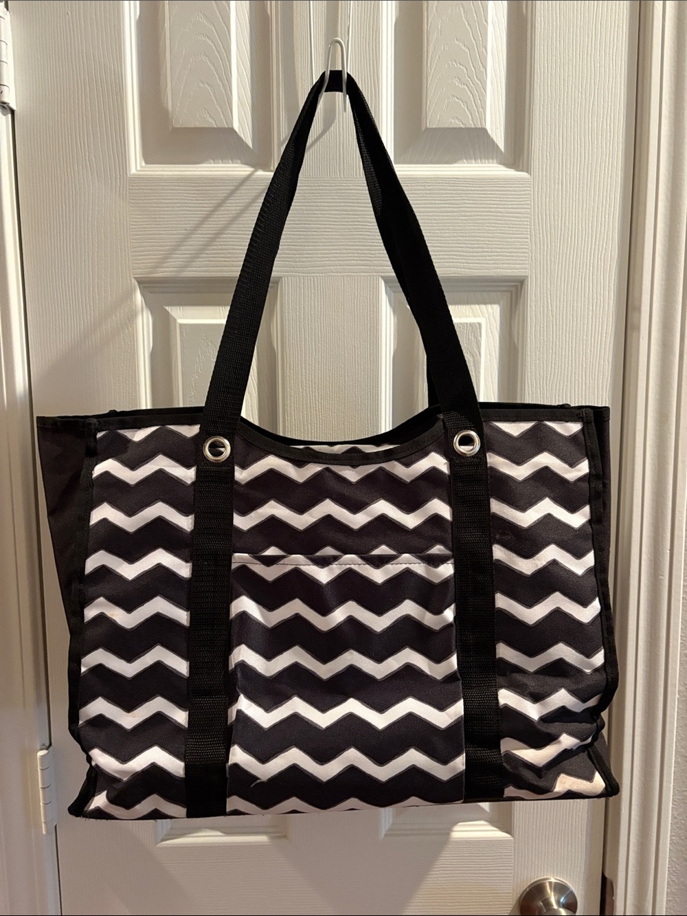 Thirty-One Black & White Chevron Tote Bag - Casual Women’s Shoulder Bag